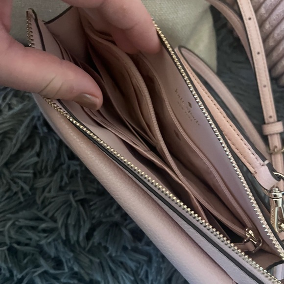 Kate Spade ♠️ pale pink crossbody purse - Picture 4 of 4